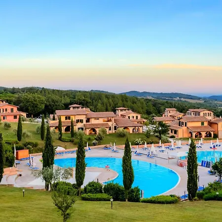 With Swimming Pool Immersed In The Typical Tuscan Countryside Just 5 Minutes From Massa Marittima * Podere Pian Mucini