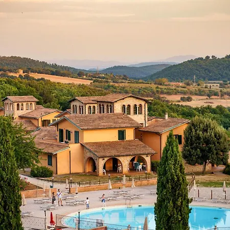 With Swimming Pool Immersed In The Typical Tuscan Countryside Just 5 Minutes From Massa Marittima 3* Podere Pian Mucini