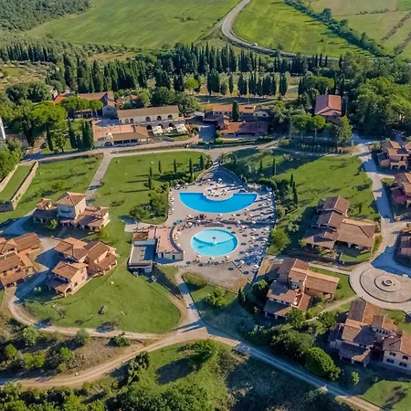 With Swimming Pool Immersed In The Typical Tuscan Countryside Just 5 Minutes From Massa Marittima 3* Podere Pian Mucini