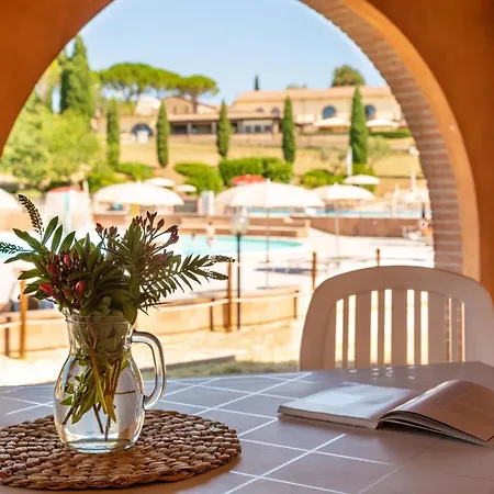 With Swimming Pool Immersed In The Typical Tuscan Countryside Just 5 Minutes From Massa Marittima Apartmanhotel